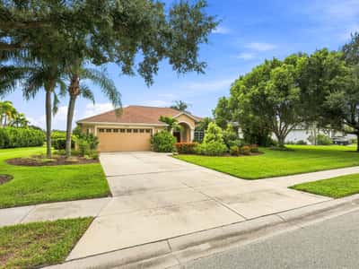 7215 Pine Valley St, Bradenton, FL