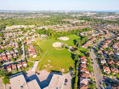 1564 Somergrove Cres, Pickering, ON