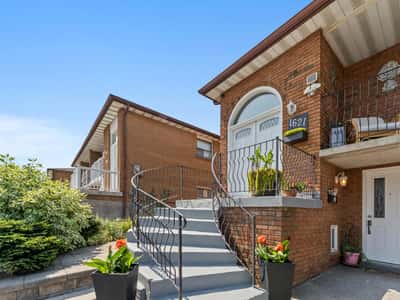 1621 Warren Drive, Mississauga, ON