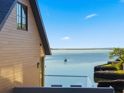 58 Shore Road, Old Greenwich, CT