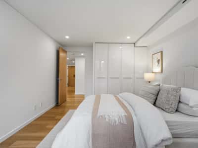 1166 Bay St., #1002, Toronto, ON