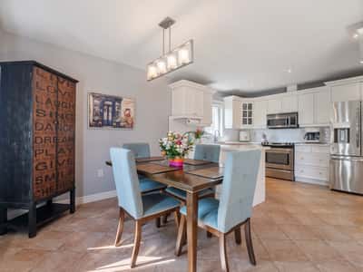 25 Meadowview Dr, Bradford, ON