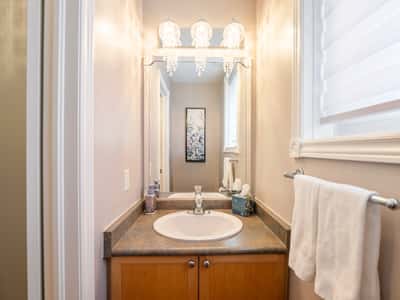 25 Meadowview Dr, Bradford, ON
