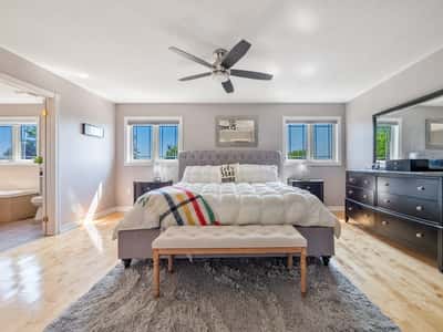 25 Meadowview Dr, Bradford, ON