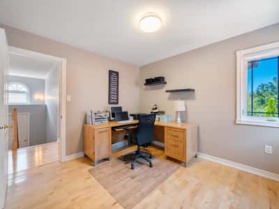 25 Meadowview Dr, Bradford, ON