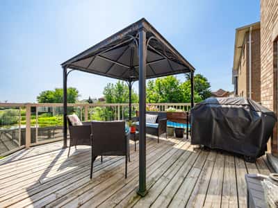 25 Meadowview Dr, Bradford, ON