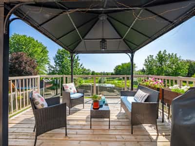 25 Meadowview Dr, Bradford, ON