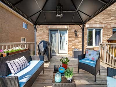 25 Meadowview Dr, Bradford, ON