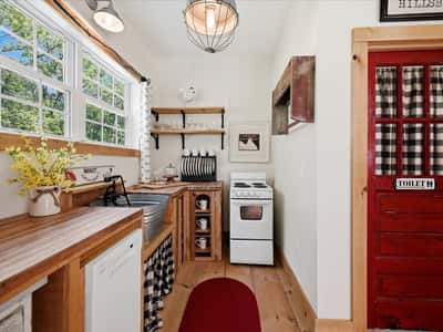 14550 Purcellville Rd, Purcellville, VA