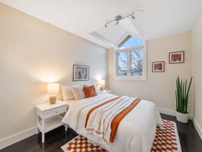 995 Greenwood Ave., Toronto, ON