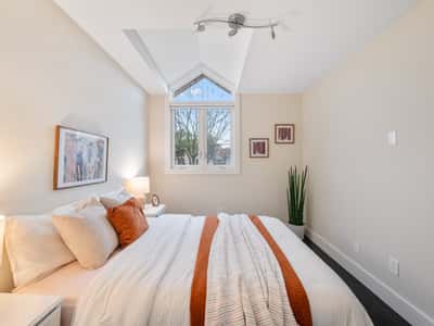 995 Greenwood Ave., Toronto, ON