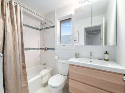 995 Greenwood Ave., Toronto, ON