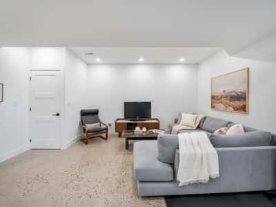 995 Greenwood Ave., Toronto, ON