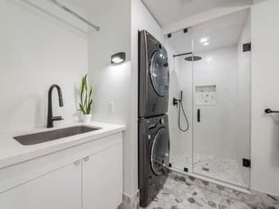 995 Greenwood Ave., Toronto, ON
