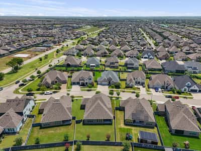 7025 Central Court, Aubrey, TX