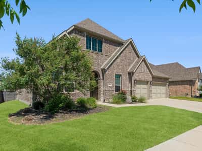 7025 Central Court, Aubrey, TX