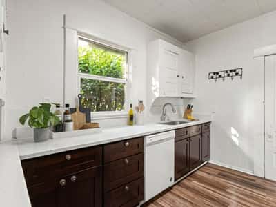 Kitchen (virtually staged)