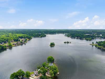 2452 Moore Place, Howell, MI