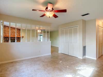474 W Oakwood Ave, Orange City, FL
