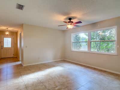 474 W Oakwood Ave, Orange City, FL