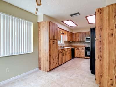 474 W Oakwood Ave, Orange City, FL