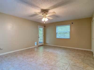 474 W Oakwood Ave, Orange City, FL