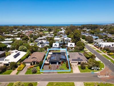 Spacious property with ocean views, surrounded by residential comforts and modern amenities in a vibrant community.