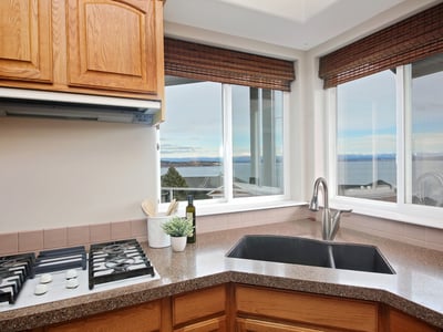 4694 Wrightsman, Clinton, WA