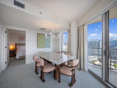223 Saratoga Rd #3302, Honolulu, HI