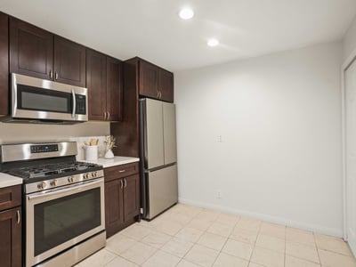 21620 Burbank Blvd., 22, Woodland Hills, CA