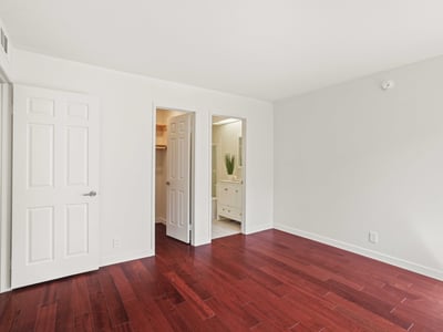 21620 Burbank Blvd., 22, Woodland Hills, CA