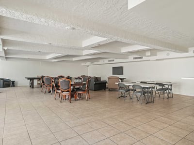 21620 Burbank Blvd., 22, Woodland Hills, CA
