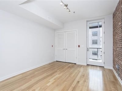327 Adams St, Hoboken, NJ
