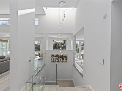 641 Walther Dr, Los Angeles, CA