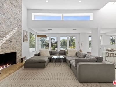 641 Walther Dr, Los Angeles, CA