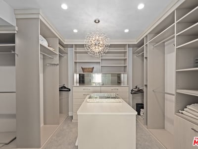 641 Walther Dr, Los Angeles, CA