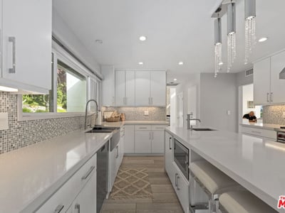 641 Walther Dr, Los Angeles, CA