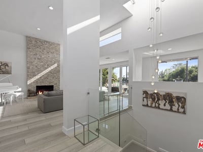 641 Walther Dr, Los Angeles, CA