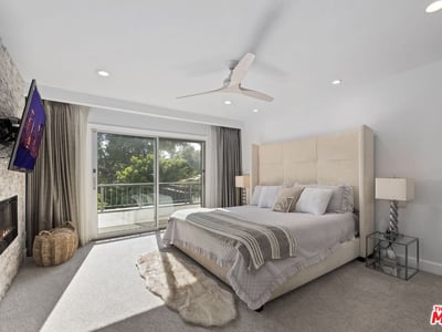 641 Walther Dr, Los Angeles, CA
