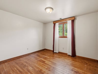 650 Phillis Road, Burgettstown, PA