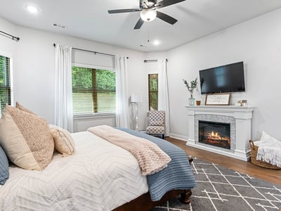 2823 N Whistle Post Dr, Fayetteville, AR