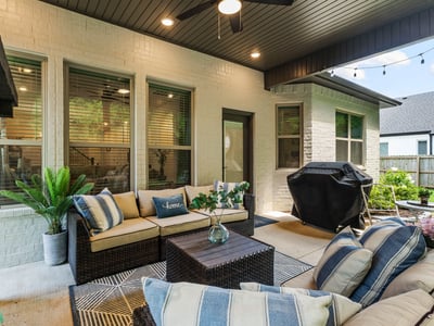 2823 N Whistle Post Dr, Fayetteville, AR