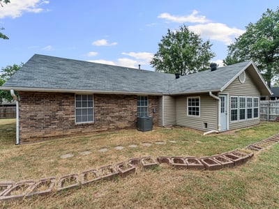 1600 S 26th Pl, Rogers, AR