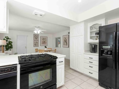 2505 E OshKosh Avenue, Anaheim, CA