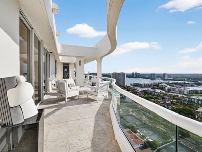 7000 Island Blvd PH-02, Aventura, FL