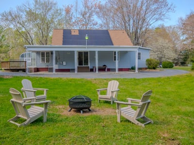 2667 White Chapel Road, Lively, VA