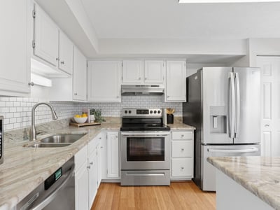 6033 Hydrangea Dr, Alexandria, VA