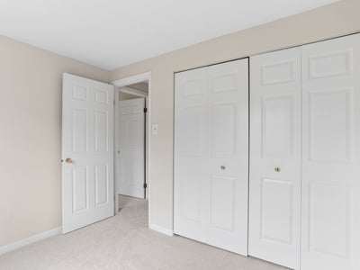 6033 Hydrangea Dr, Alexandria, VA