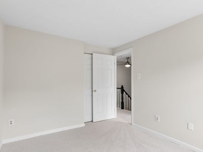 6033 Hydrangea Dr, Alexandria, VA