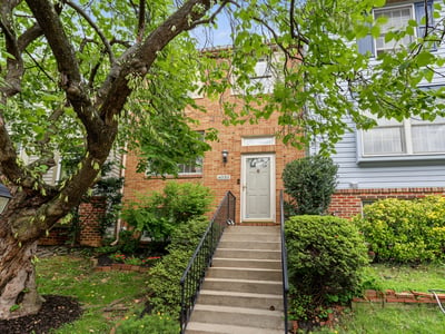 6033 Hydrangea Dr, Alexandria, VA